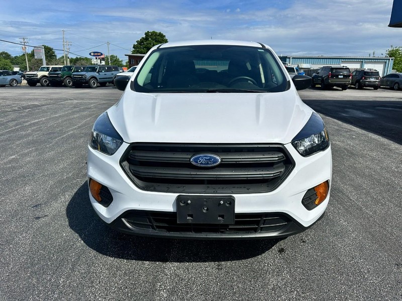 Ford Escape Vehicle Full-screen Gallery Image 09