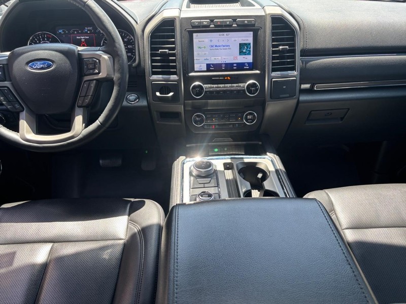 Ford Expedition Vehicle Full-screen Gallery Image 10