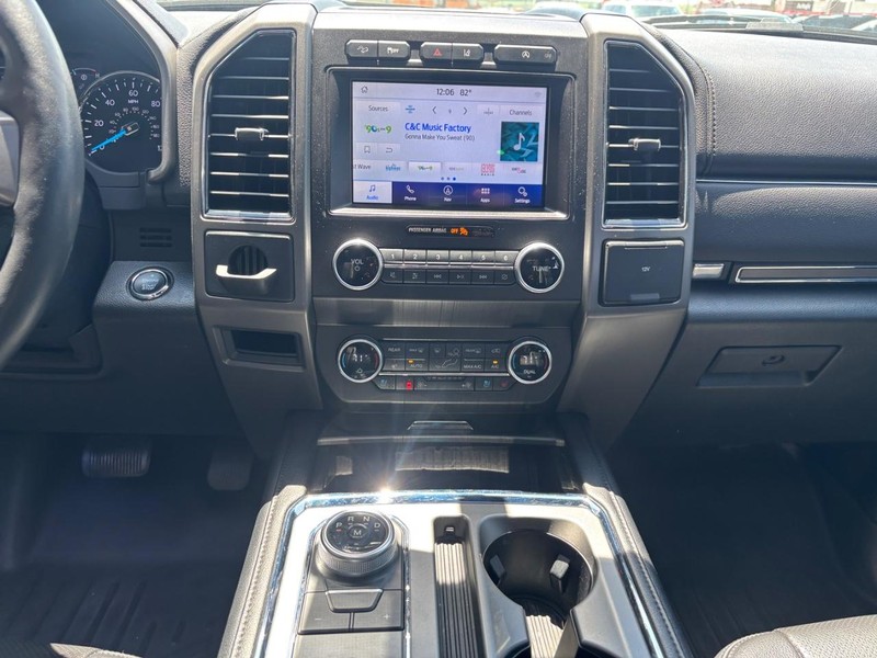 Ford Expedition Vehicle Full-screen Gallery Image 12