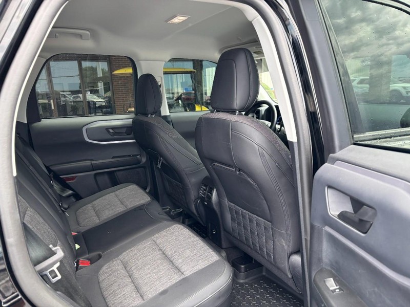 Ford Bronco Sport Vehicle Full-screen Gallery Image 09