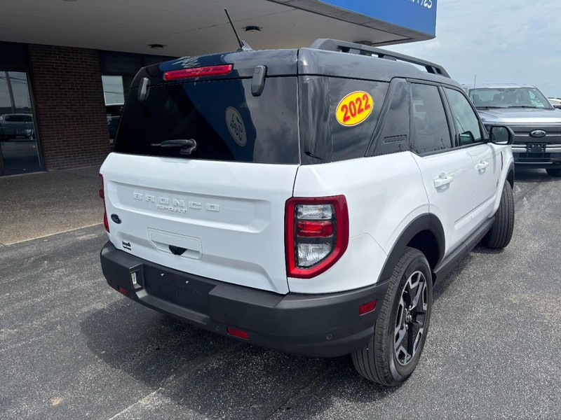 Ford Bronco Sport Vehicle Full-screen Gallery Image 03