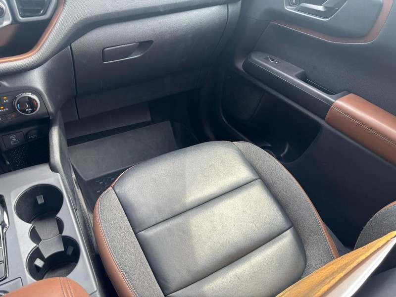 Ford Bronco Sport Vehicle Full-screen Gallery Image 13