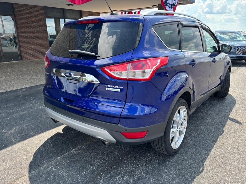 Ford Escape Vehicle Full-screen Gallery Image 03