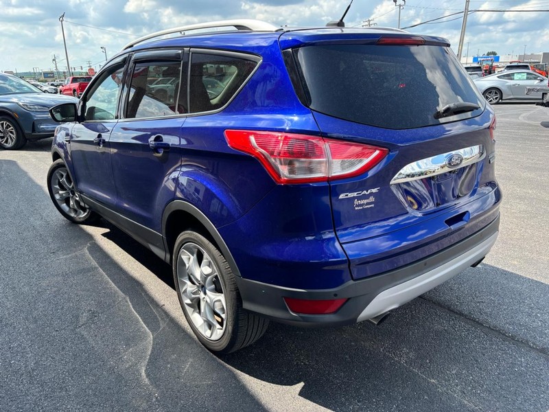 Ford Escape Vehicle Full-screen Gallery Image 05