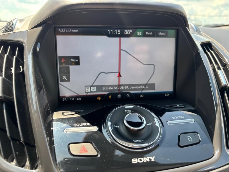 Ford Escape Vehicle Full-screen Gallery Image 18