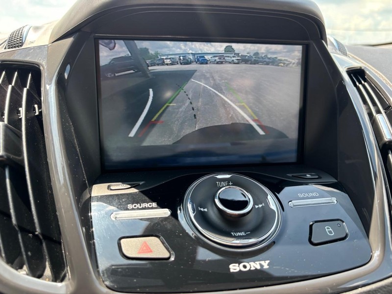 Ford Escape Vehicle Full-screen Gallery Image 19
