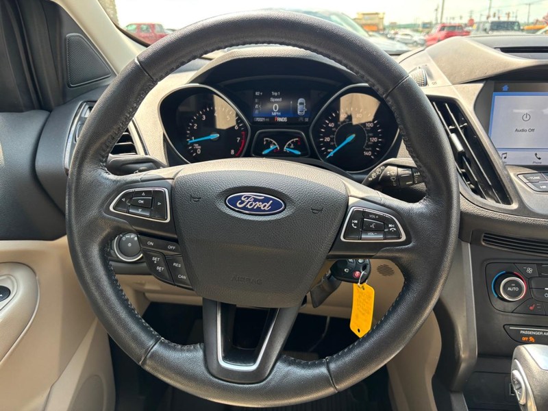 Ford Escape Vehicle Full-screen Gallery Image 11