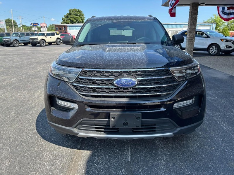 Ford Explorer Vehicle Full-screen Gallery Image 08