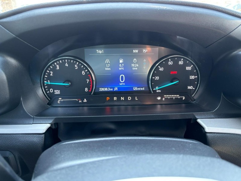 Ford Explorer Vehicle Full-screen Gallery Image 17