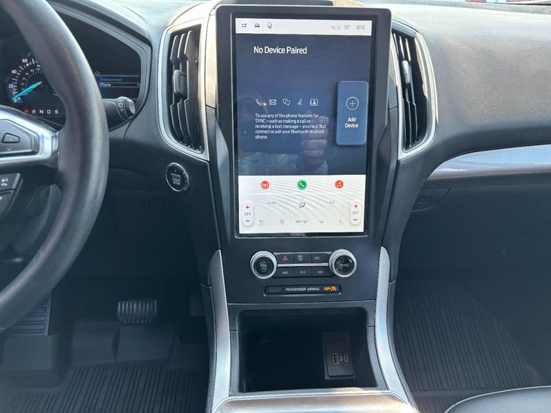 Ford Edge Vehicle Full-screen Gallery Image 12