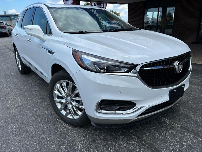 Buick Enclave Vehicle Full-screen Gallery Image 02