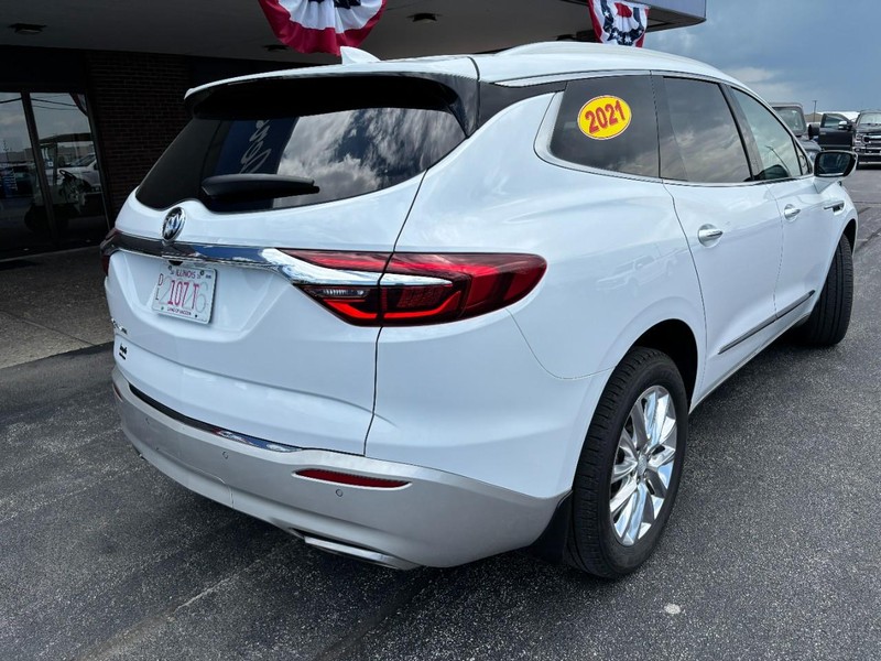 Buick Enclave Vehicle Full-screen Gallery Image 03