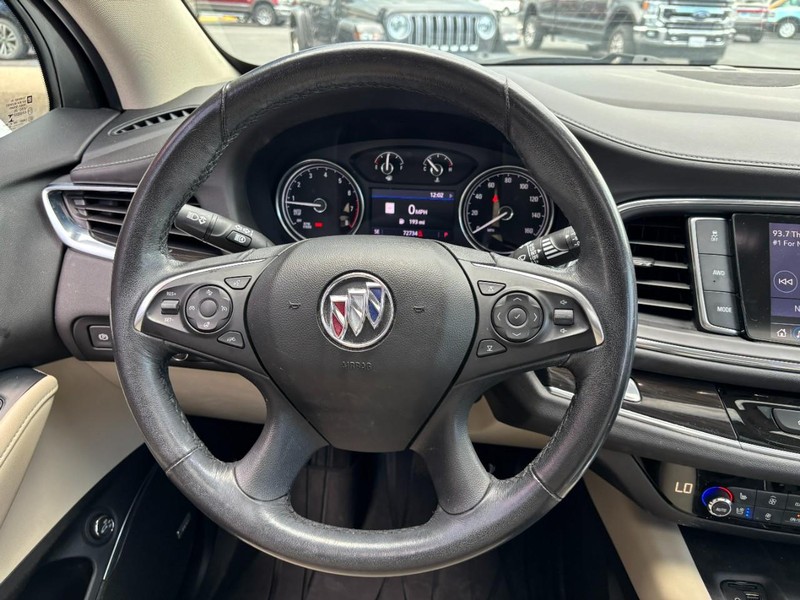Buick Enclave Vehicle Full-screen Gallery Image 11