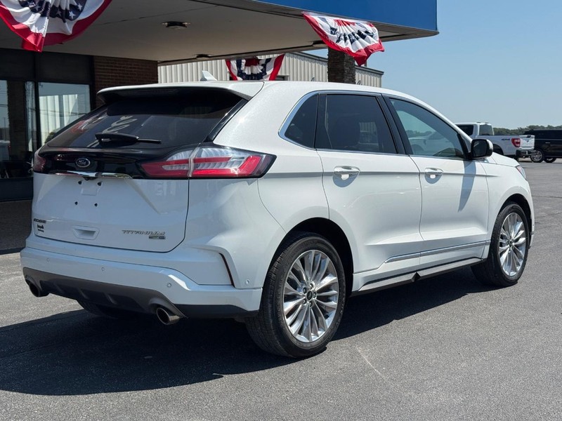Ford Edge Vehicle Full-screen Gallery Image 03