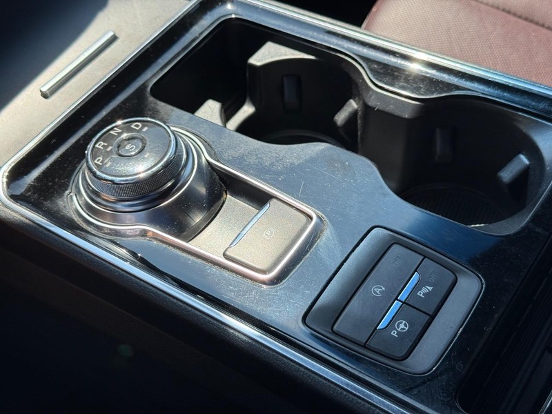 Ford Edge Vehicle Full-screen Gallery Image 20