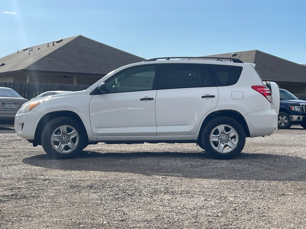 Toyota RAV4 Vehicle Full-screen Gallery Image 08