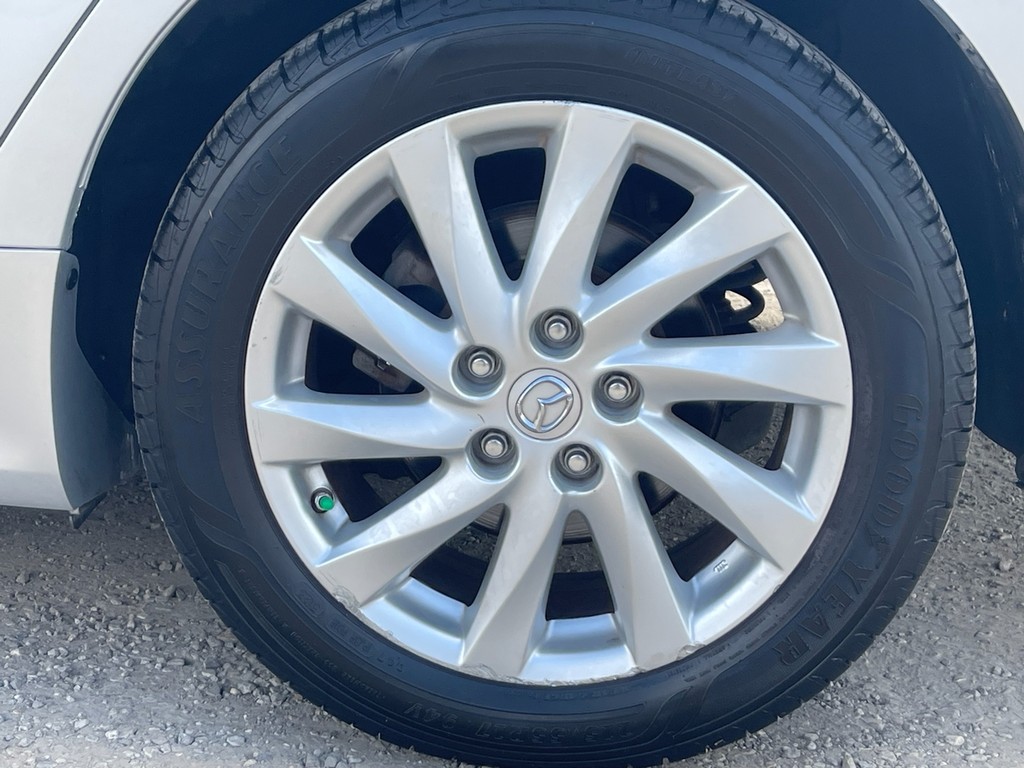 Mazda MAZDA6 Vehicle Full-screen Gallery Image 7