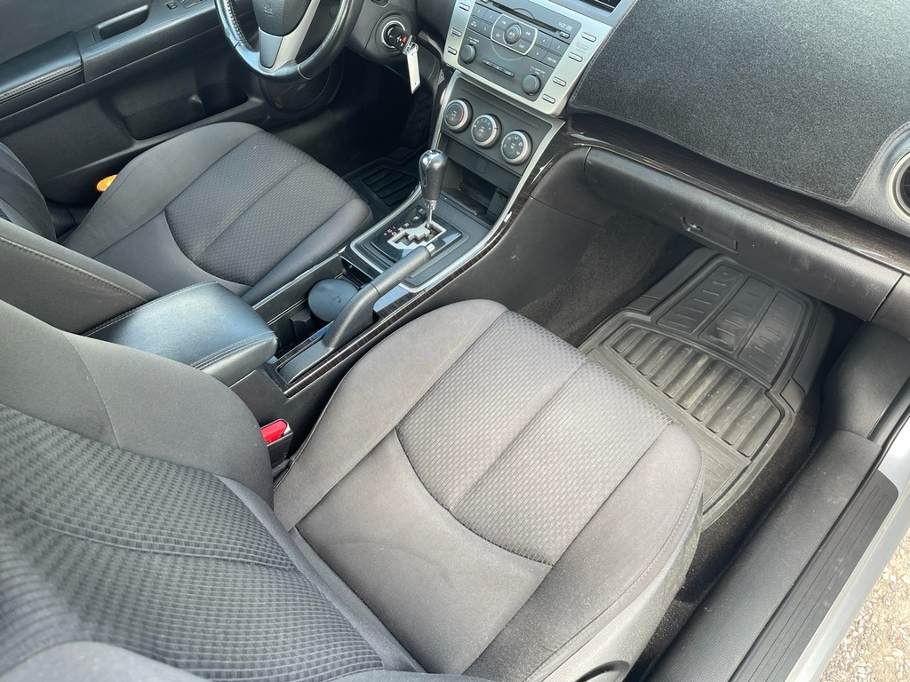 Mazda MAZDA6 Vehicle Full-screen Gallery Image 15