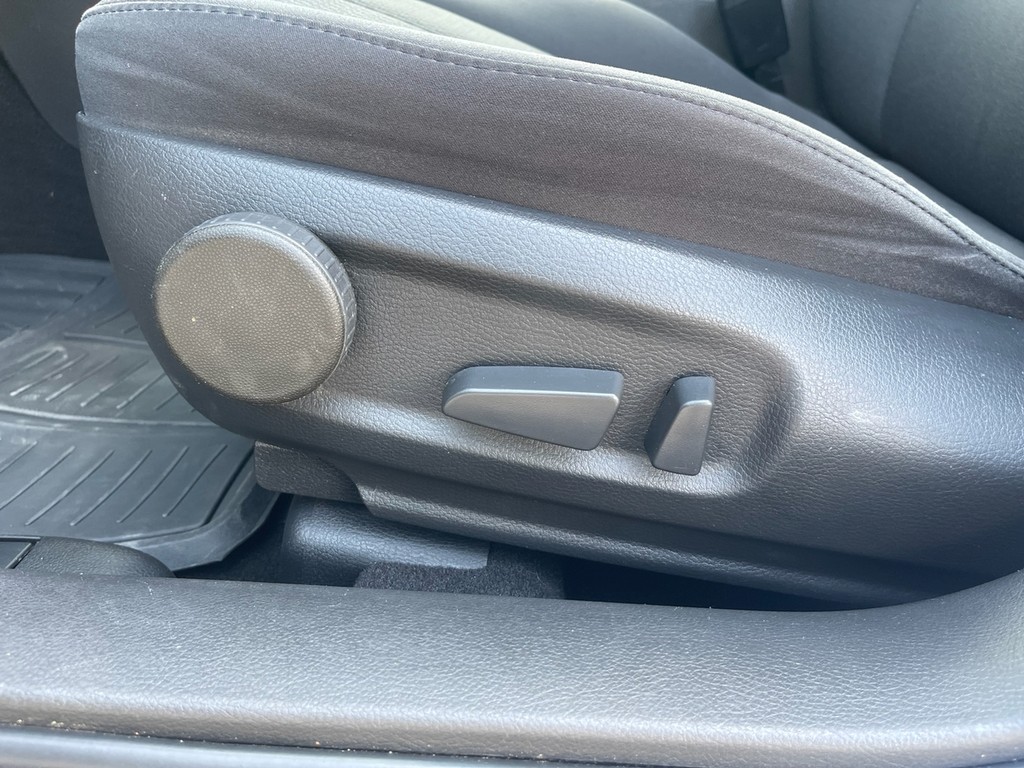 Mazda MAZDA6 Vehicle Full-screen Gallery Image 18