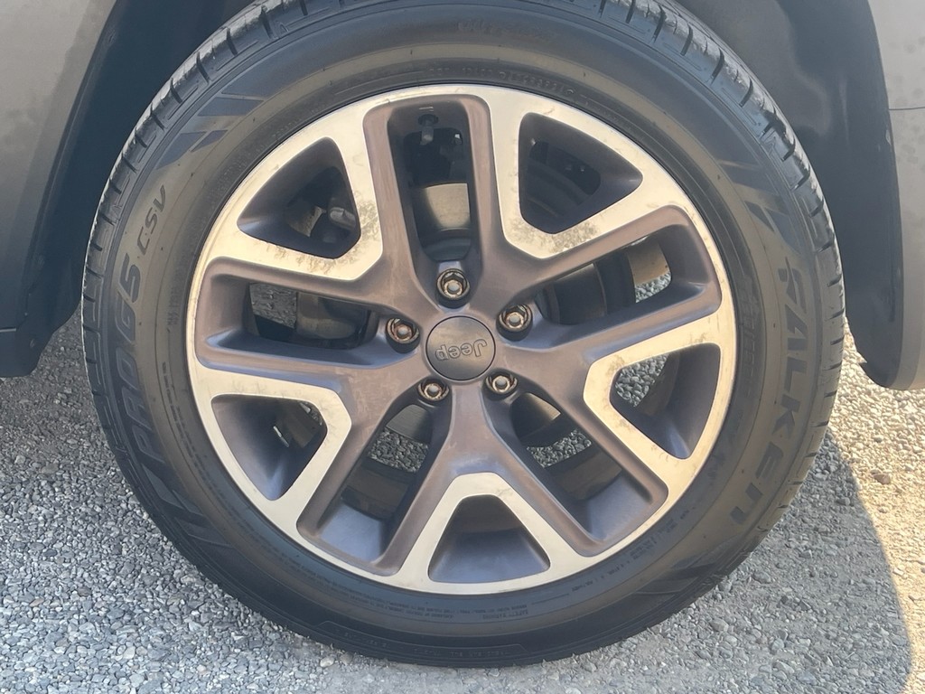 Jeep Renegade Vehicle Full-screen Gallery Image 07