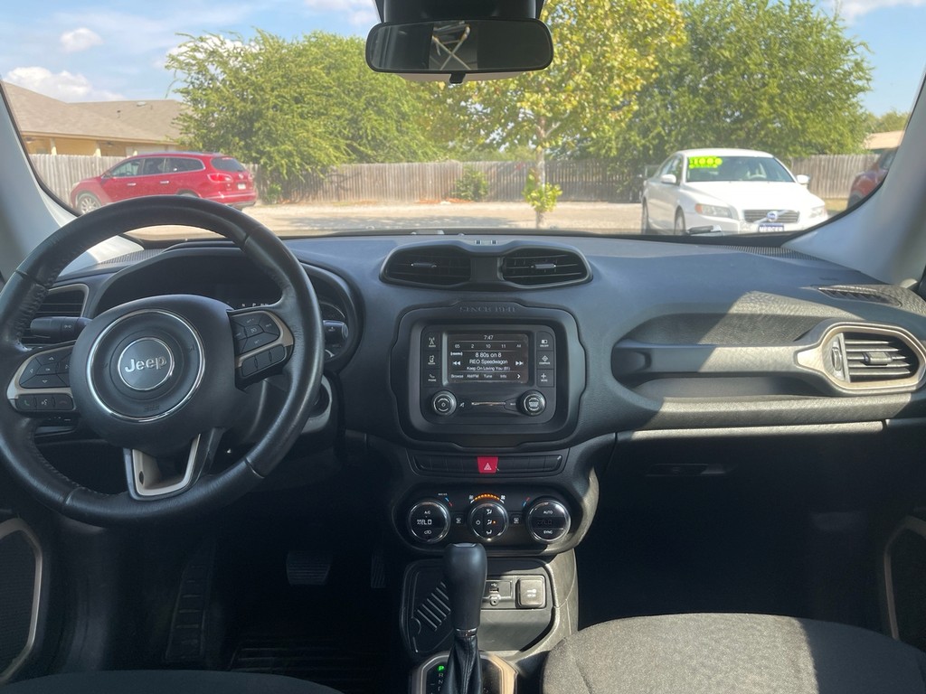 Jeep Renegade Vehicle Full-screen Gallery Image 12