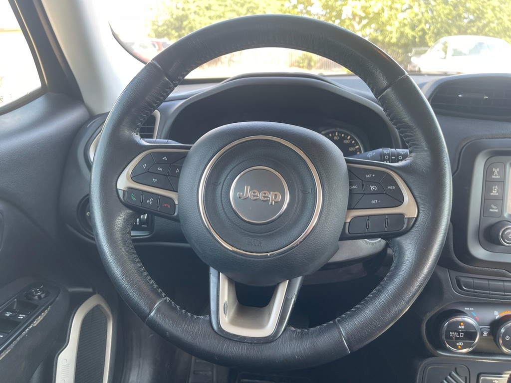 Jeep Renegade Vehicle Full-screen Gallery Image 13