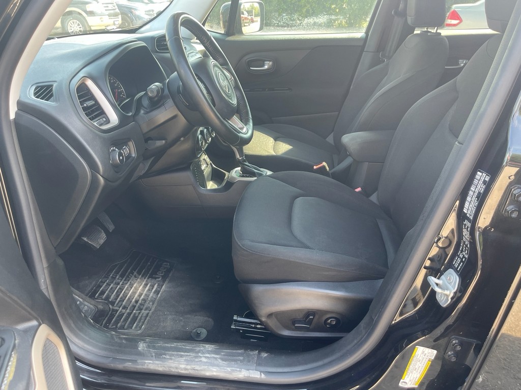 Jeep Renegade Vehicle Full-screen Gallery Image 17