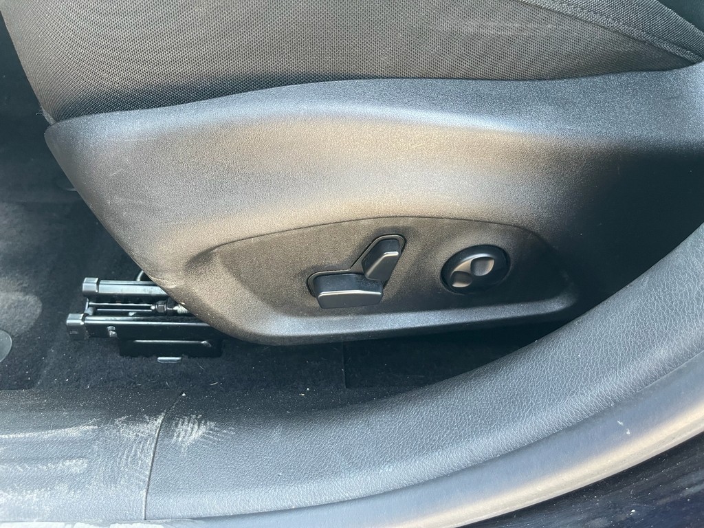 Jeep Renegade Vehicle Full-screen Gallery Image 18