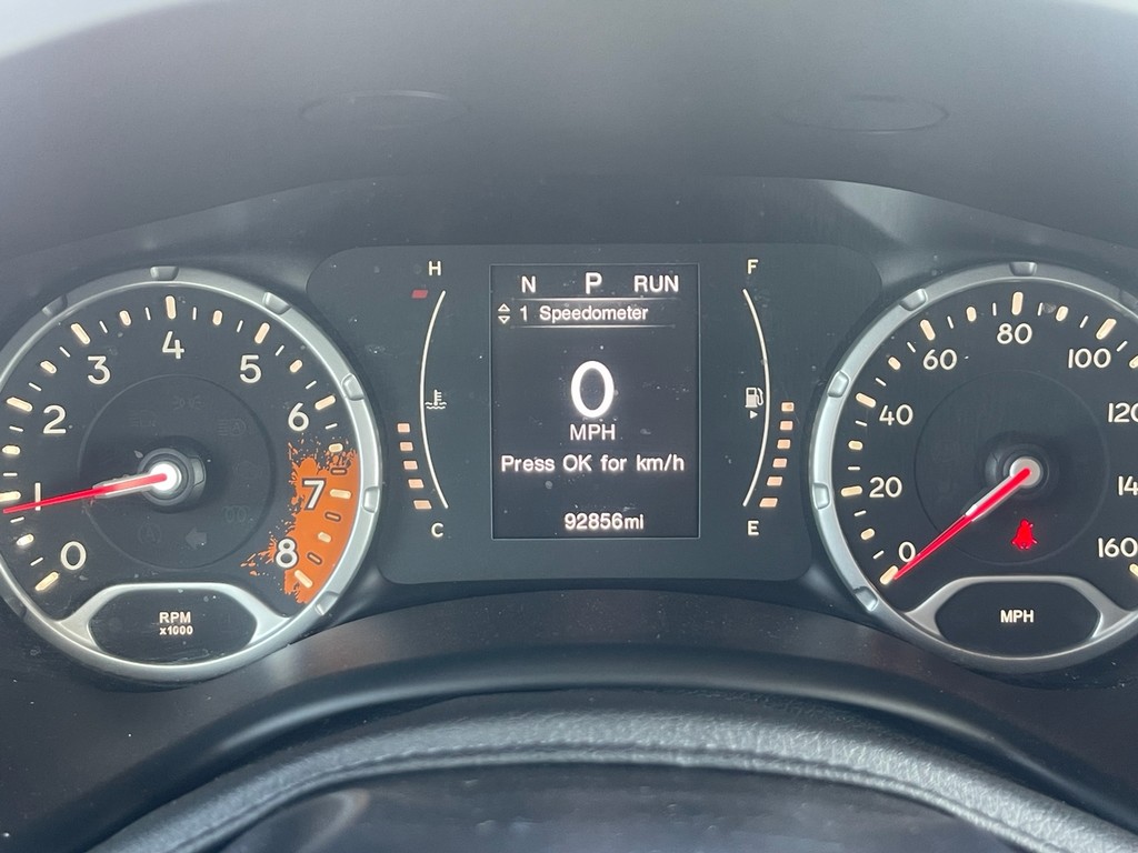 Jeep Renegade Vehicle Full-screen Gallery Image 21