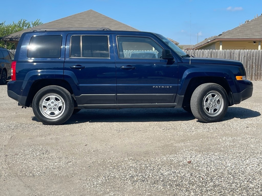 Jeep Patriot Vehicle Full-screen Gallery Image 2