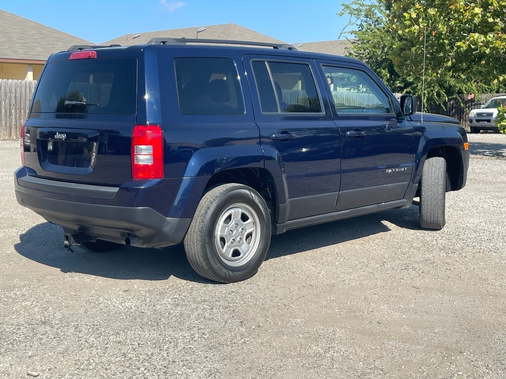 Jeep Patriot Vehicle Full-screen Gallery Image 3