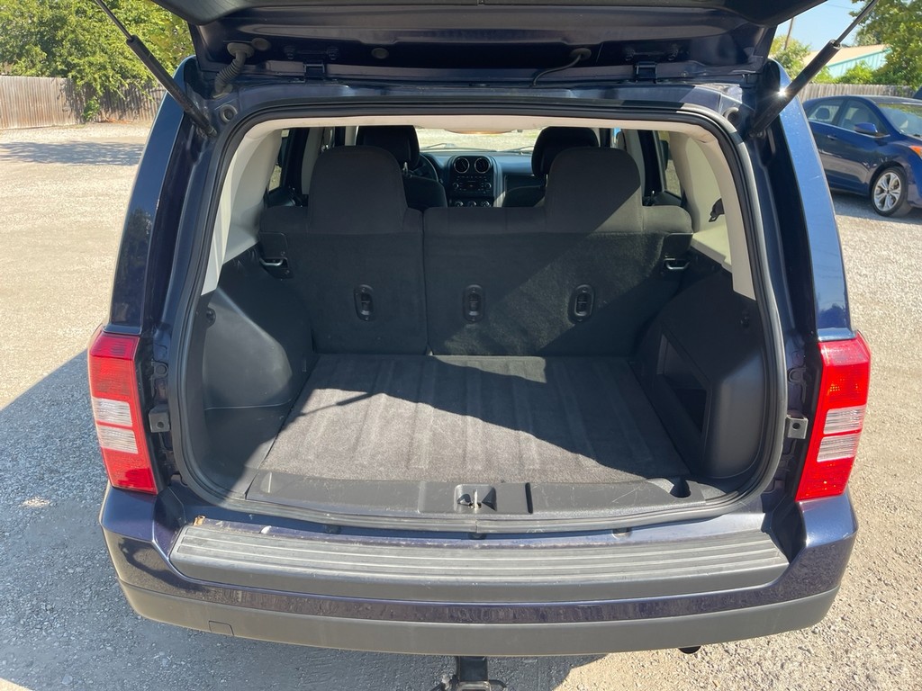 Jeep Patriot Vehicle Full-screen Gallery Image 5