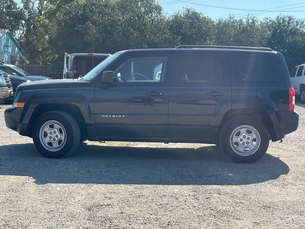 Jeep Patriot Vehicle Full-screen Gallery Image 8