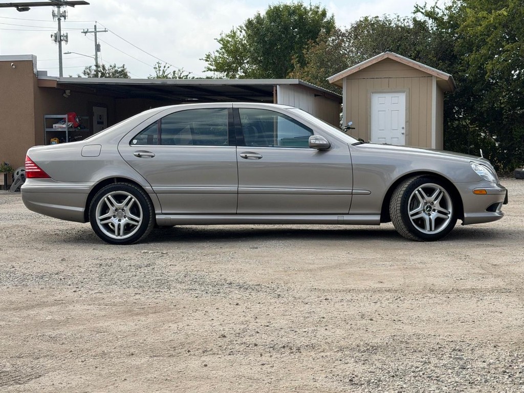 Mercedes-Benz S-Class Vehicle Full-screen Gallery Image 2