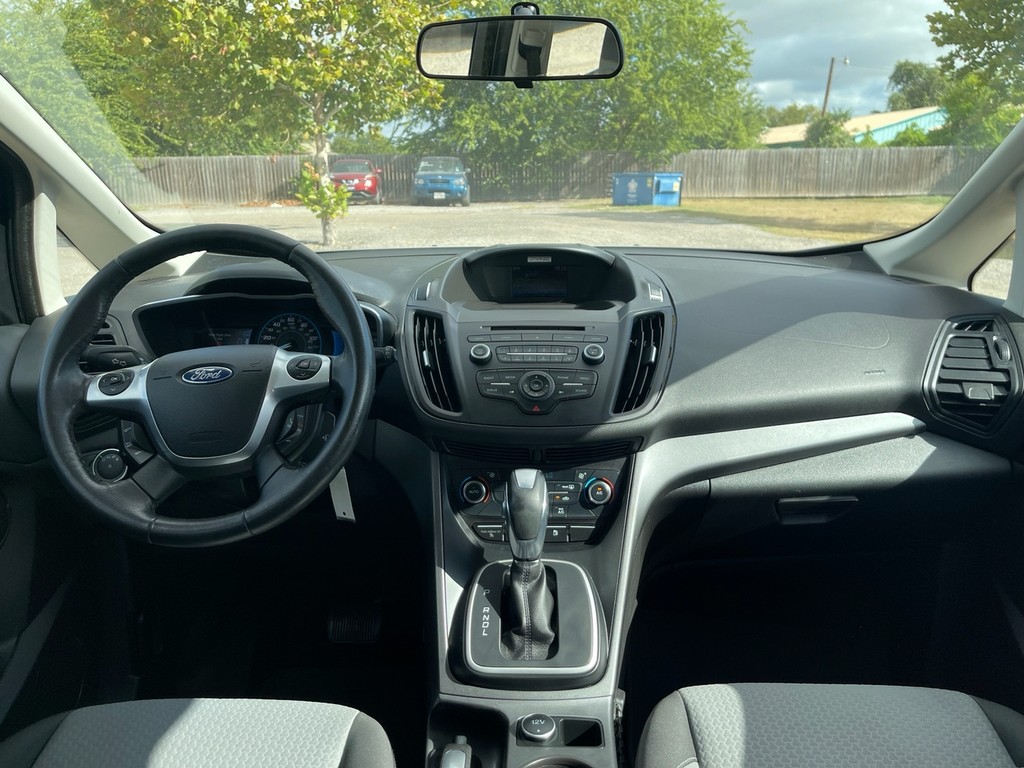 Ford C-Max Hybrid Vehicle Full-screen Gallery Image 12