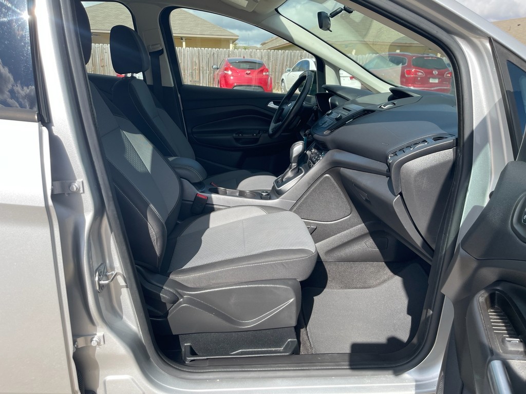 Ford C-Max Hybrid Vehicle Full-screen Gallery Image 17