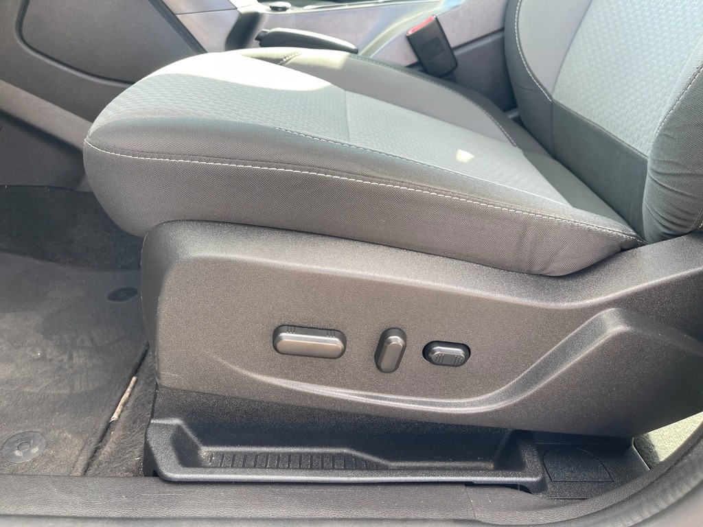 Ford C-Max Hybrid Vehicle Full-screen Gallery Image 19