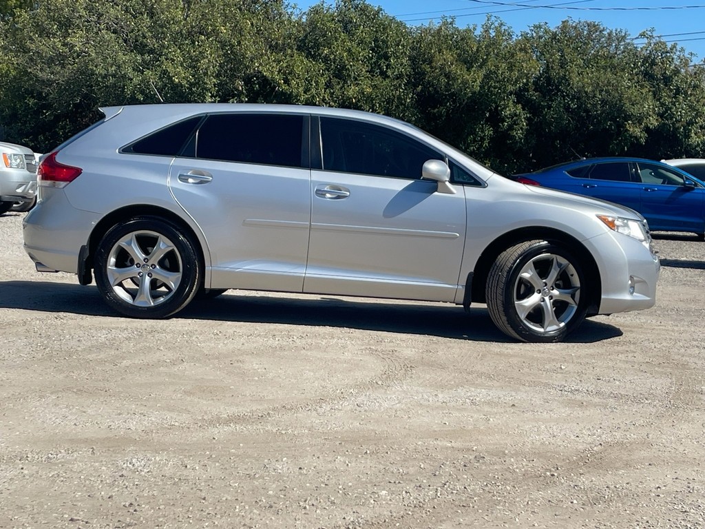 Toyota Venza Vehicle Full-screen Gallery Image 02