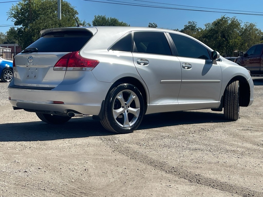 Toyota Venza Vehicle Full-screen Gallery Image 03