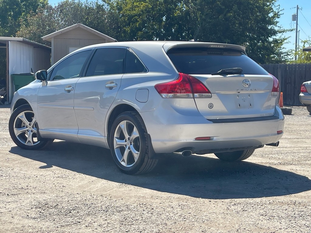 Toyota Venza Vehicle Full-screen Gallery Image 06