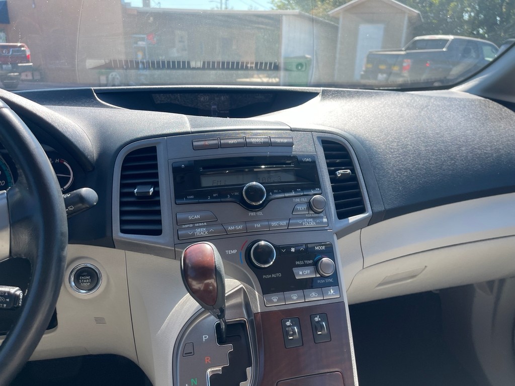 Toyota Venza Vehicle Full-screen Gallery Image 14