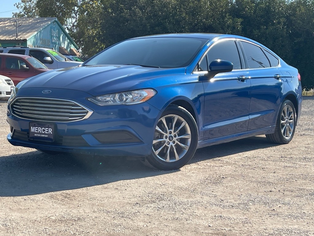 Ford Fusion Vehicle Full-screen Gallery Image 09