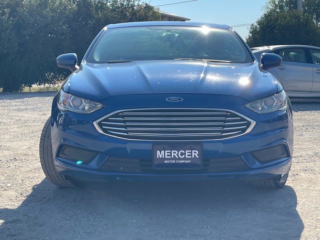 Ford Fusion Vehicle Full-screen Gallery Image 10