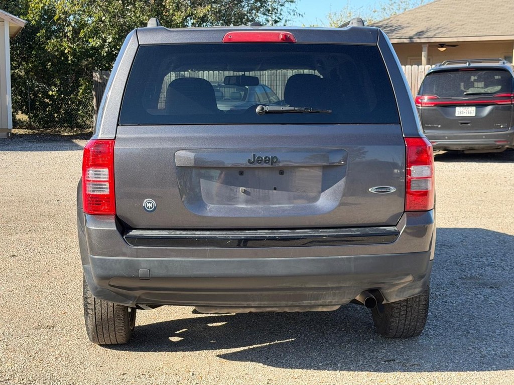 Jeep Patriot Vehicle Full-screen Gallery Image 4