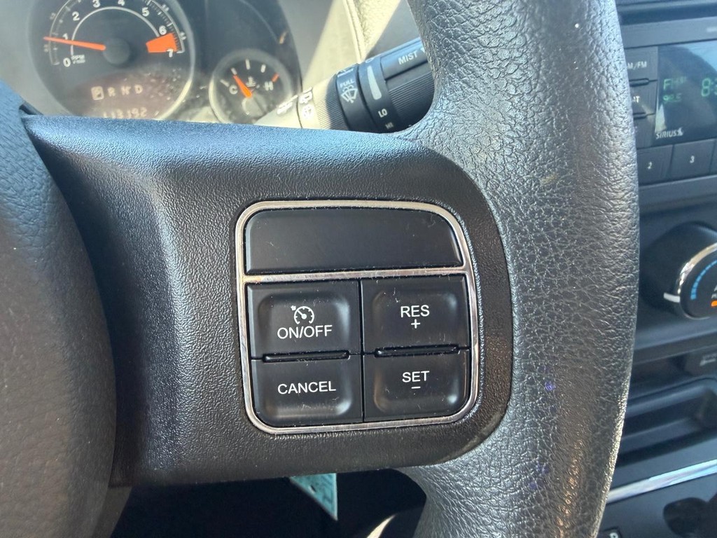 Jeep Patriot Vehicle Full-screen Gallery Image 21