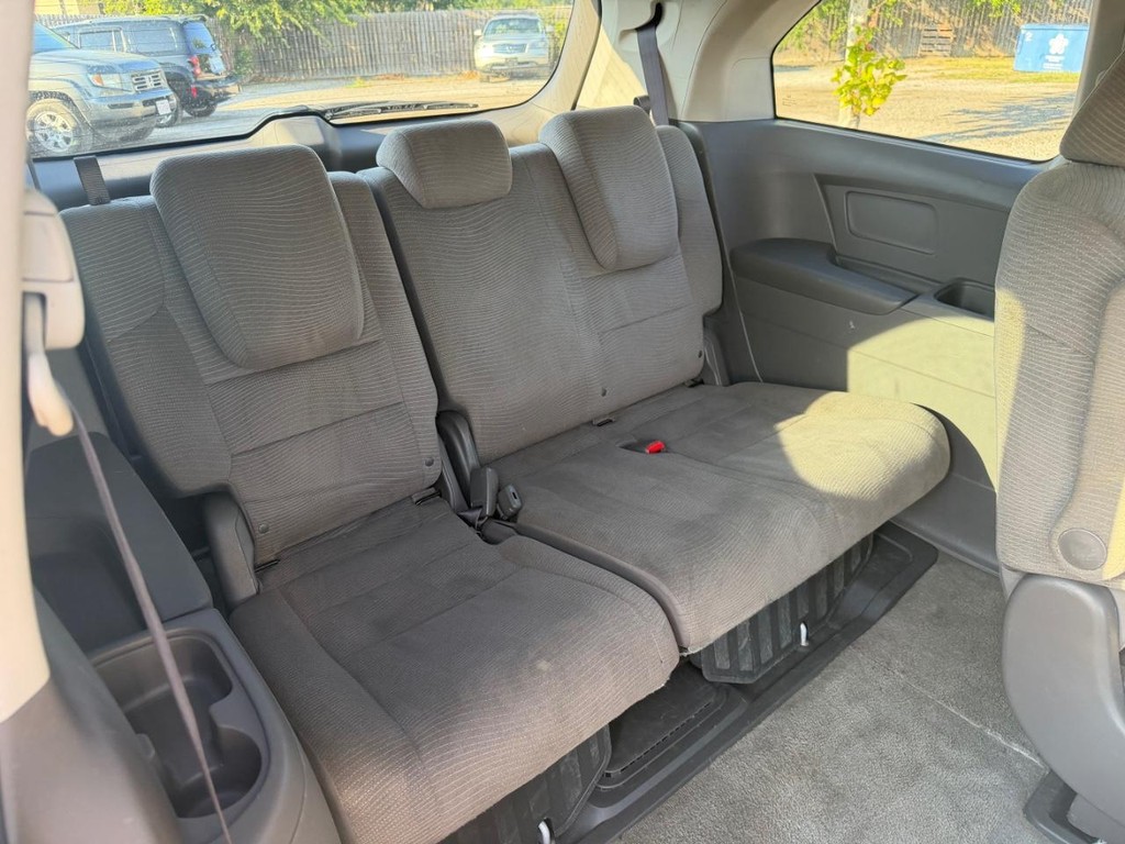 Honda Odyssey Vehicle Full-screen Gallery Image 11