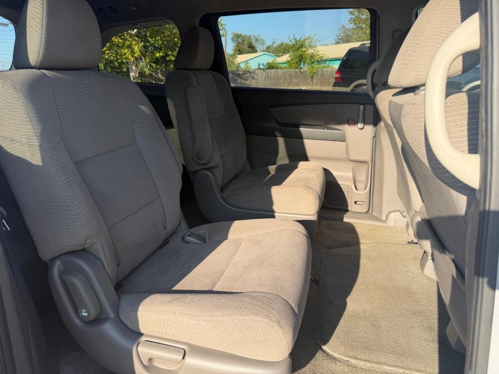 Honda Odyssey Vehicle Full-screen Gallery Image 12