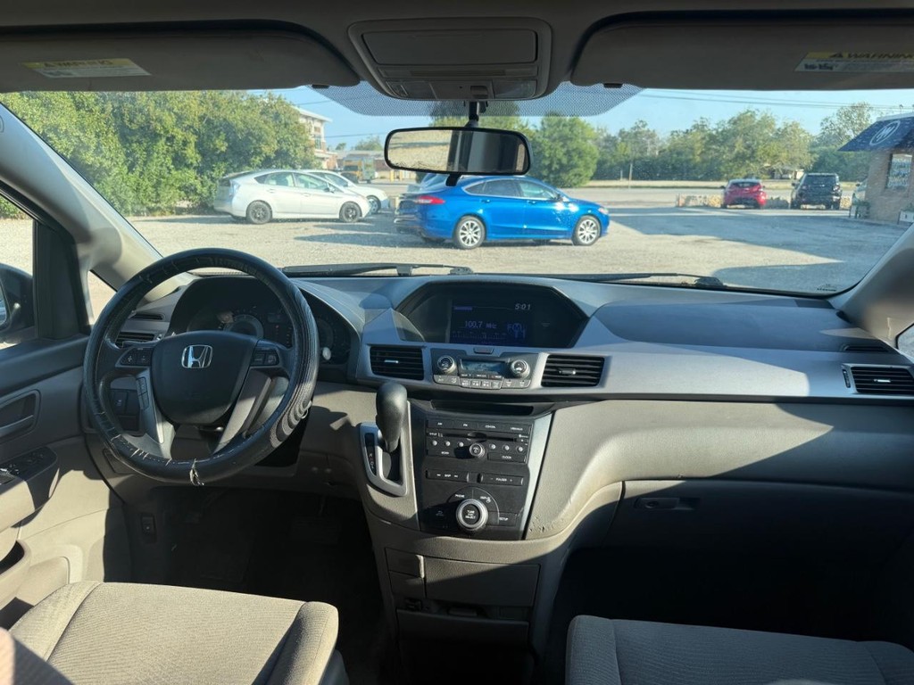 Honda Odyssey Vehicle Full-screen Gallery Image 13