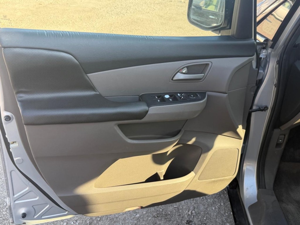 Honda Odyssey Vehicle Full-screen Gallery Image 20