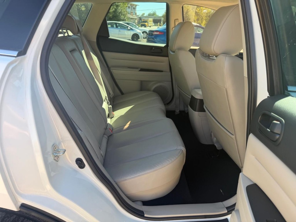 Mazda CX-7 Vehicle Full-screen Gallery Image 11